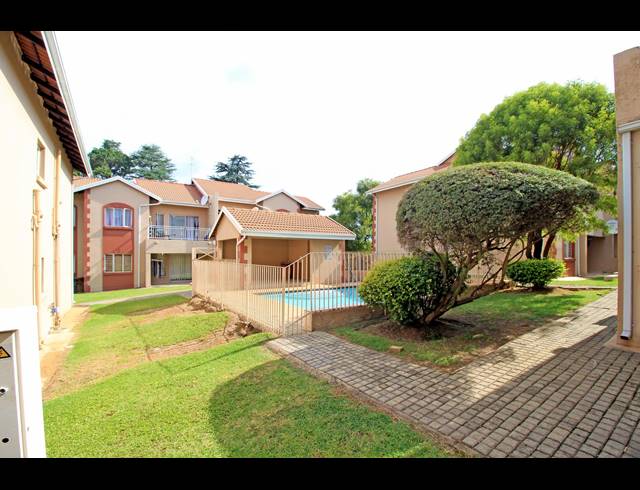 2 BEDROOM APARTMENT FOR SALE IN BUCCLEUCH